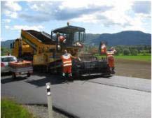 Utførelse av asfaltarbeider Det er store variasjoner i utførelse mellom utleggerlag, noen lag