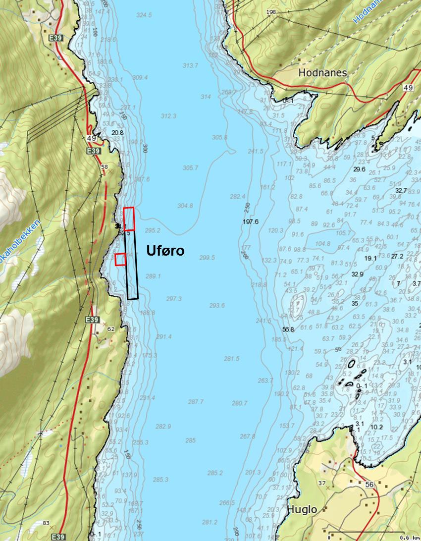 Lokalitetsområdet Langenuen er omtrent 260 m djup ved den ytste delen av anlegget, og botnen skrånar nedover mot aust til eit djupområde på om lag 300 m sentralt i fjorden (figur 3).