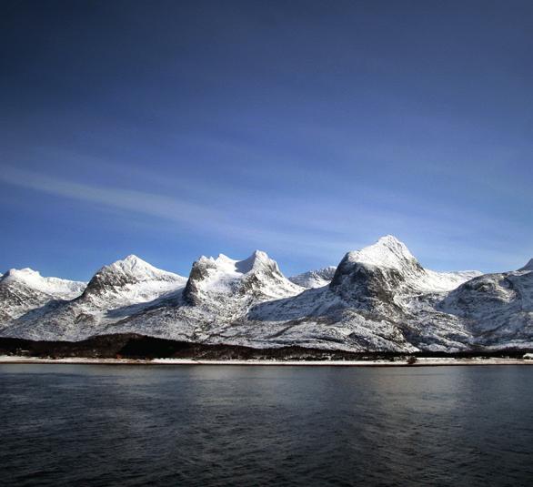 Dag 10 Sørgående rute BODØ RØRVIK Stevnemøte med De syv søstre STEIN J BJØRGE Bodø Ørnes Et underlig fjell i havet Torghatten strekker seg 258 meter over havet og er berømt for det