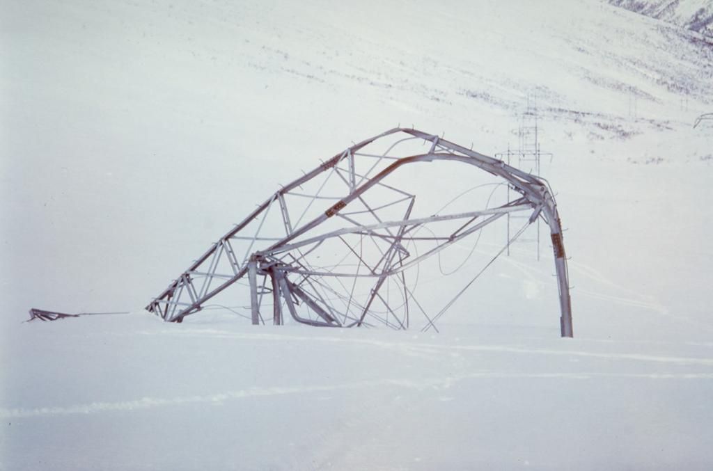 For kraftlinjer anså man på 1970 og 80-tallet at en returperiode på 30 år per mast var akseptabelt for høyspentlinjer over 132 kv.