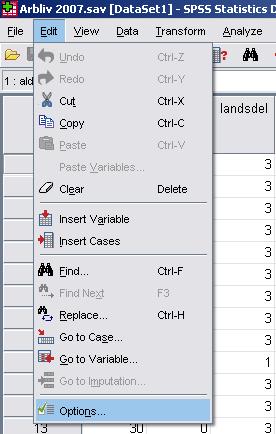 Skifte til visning av variabelnavn En lur ting å gjøre med en gang en har startet SPSS er å