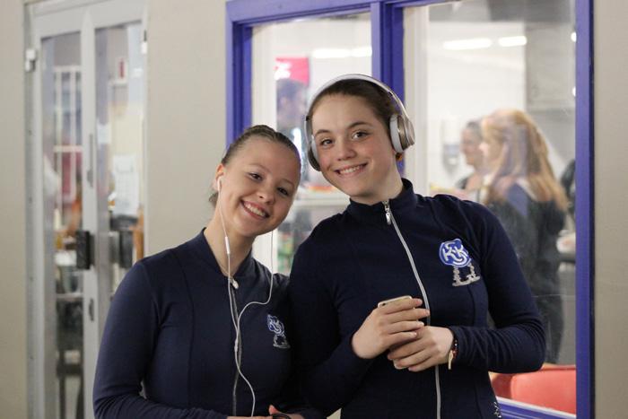 Magdalena og Charlotte i Novice Stevnet gikk parallelt med med Nordisk mesterskap i Reykjavik, der OSK i utgangspunktet skulle ha 3 deltakere, men