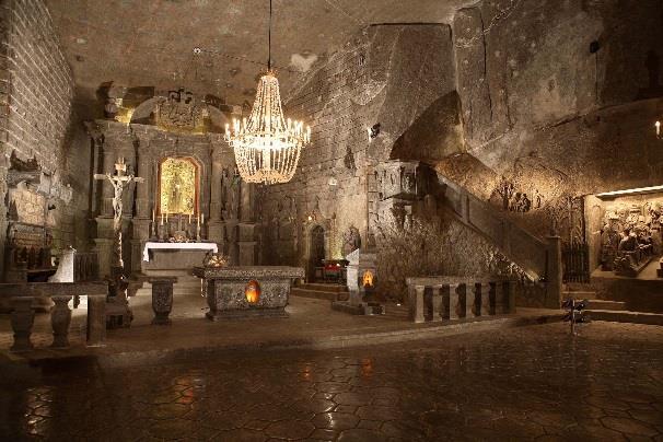 Legenden vil ha det til at gruvene var en del av medgiften til en ungarsk prinsesse da hun giftet seg med en polsk hertug på 1100-tallet.