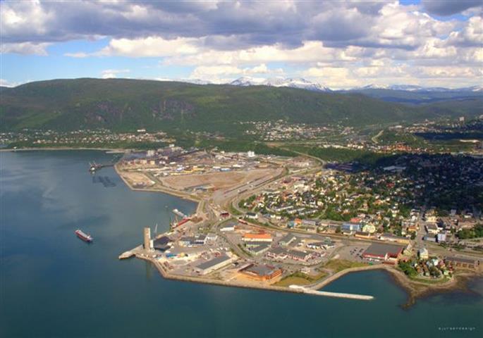 Havneområde Foto: i Nordland, miljøvernavdelingen Biologiske påvirkninger Biologiske påvirkninger defineres som direkte eller indirekte endringer i artssammensetningen som følge av at en art eller