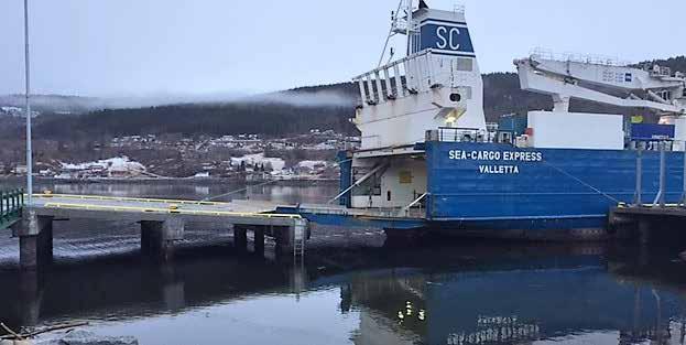 Første anløp av SC Express, Surnadal havn Selskapsavtalen for Kristiansund og Nordmøre Havn IKS 7-2 regulerer saksbehandlingen vedrørende utbygging av havneanlegg og infrastruktur.