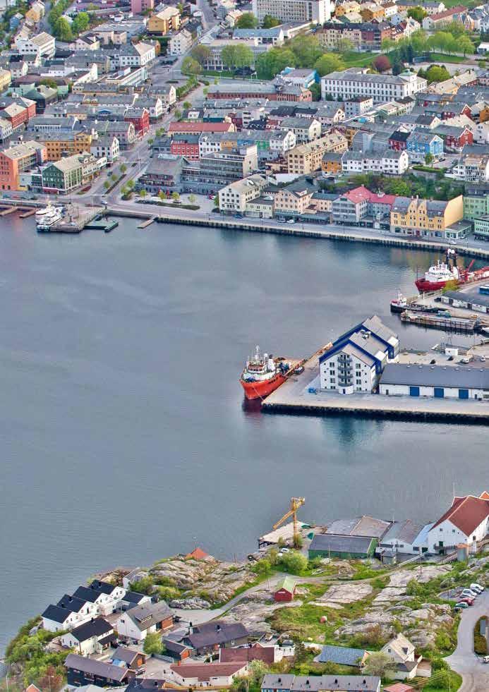 ÅRSBERETNING 2016 VÅR VISJON Midt-Norges viktigste transportknutepunkt for sjø og land.