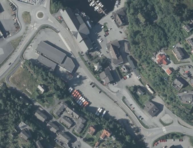 2.3.1. Tide-tomta Tide-tomta ligg sentralt i sentrum av Lonevåg og markerer starten på sentrum når ein tek av etter rundkøyringa frå Borgotunnellen.