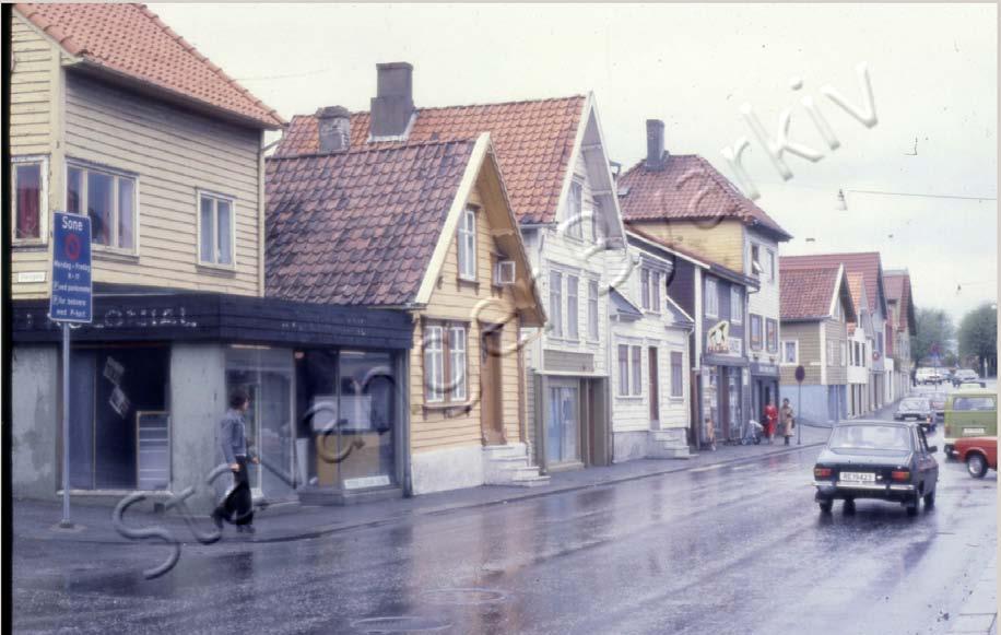 TILSVARENDE SITUASJON (CA. 1980) - LØKKEVEIEN NR.