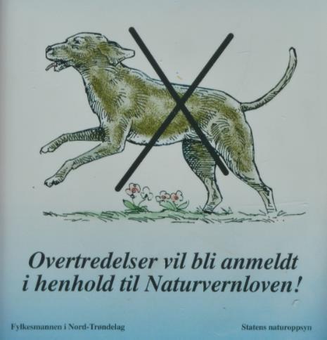 Da jeg besøkte Skeisnesset kultursti på Leka i Nord-Trøndelag oppdaget jeg at Statens naturoppsyn stilte krav til hvilke hunder som slapp inn.