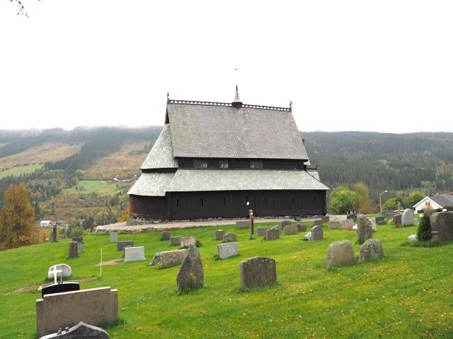 3 Bygning og interiør Kirken og dens interiør er beskrevet i Norges kirker (Christie