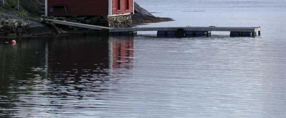 Fra gammelt rodde fiskerne med fangsten til Bergen, men etter hvert som saltet ble billigere etablerte de store bykjøpmennene saltebuer ute på øyene.
