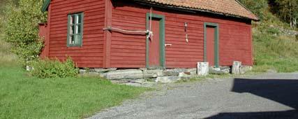 Det står på et tidligere småbruk på Brandsøya.