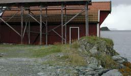 Den er ikke registrert i SEFRAK. Rognaldsvåg fiskevær ligger mot Kinnasundet, lengst vest på Rekstaøya i gamle Kinn herred.