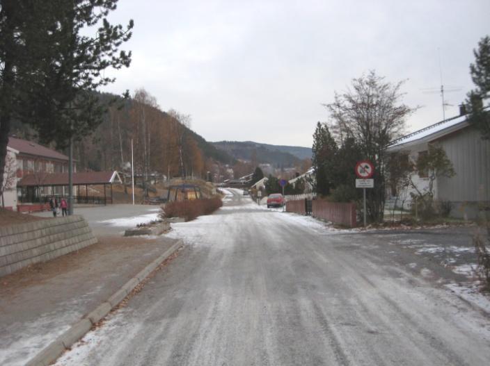 18 (19) FAGERNES SKOLEOMRÅDE - TRAFIKK - PARKERING 6. KJØREVEGER 6.1 Øvrevegen åpnes for gjennomkjøring?