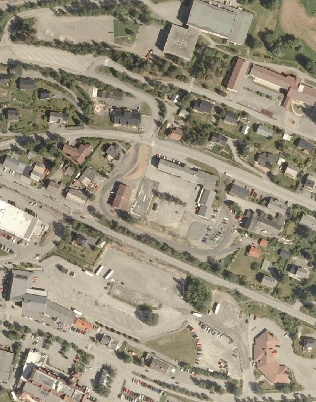 FAGERNES SKOLEOMRÅDE - TRAFIKK - PARKERING 9 (19) Et argument mot denne løsningen er det blir relativt lange gangsavstander, at det kan bli stor forskjell på hvor lang tid den enkelte elev bruker på