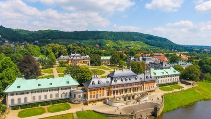 Schloss Pillnitz Königstein-festningen (41.8 km) Delstaten Sachsen har mange slott og borger.