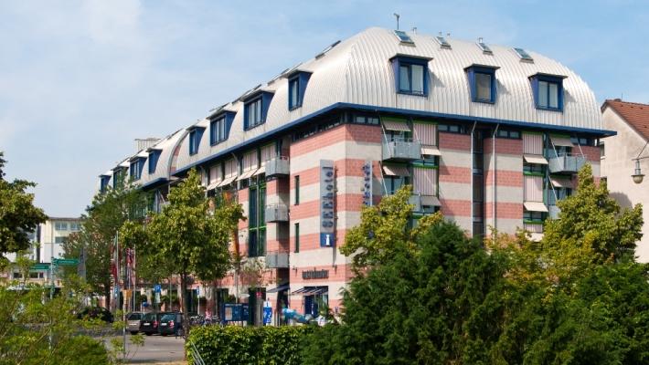 Seehotel Friedrichshafen Dra på ferie ved Bodensee, som ligger på grensen mellom Tyskland, Østerrike og Sveits.