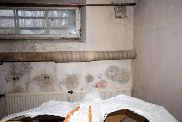 eternitplater funnet på loftet i Søndre
