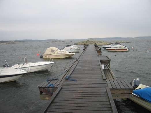 gangadkomst til eksisterende brygge. Båtplassene skal være et tilbud til hytteeiere i området, og planen baseres på gangadkomst til bryggene. 3.