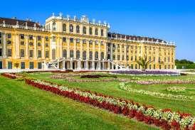4 Dag 4 Busstur i Wien og besøk på Schönbrunn Palass (F, M) Etter frokost hentes vi med
