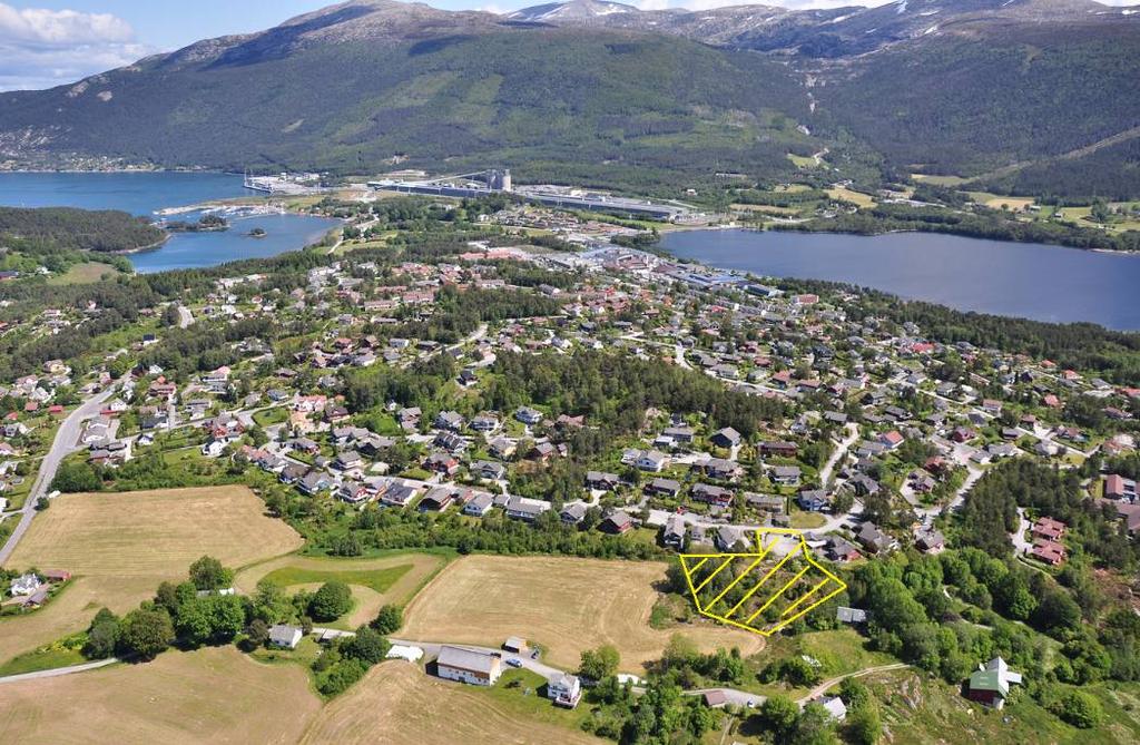 Forholdet til nærmiljøet Planområdet skal vert avgrensa slik at forutsetningane dei arealdelane byggjer på, som adkomst til området, trafikksikring, uteområder (særleg for unger) vert ivaretekne.