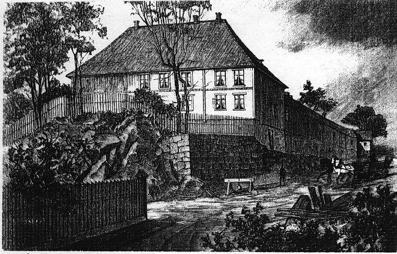 Egen familie Julius bodde på løkken Uranienborg som før 1850 ikke var bebygget slik den er i dag. Huset lå høyt med strålende utsikt over dalen og byen (se bildet). Julius døde allerede 20.08.