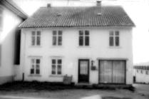 GAMLE HUS DA OG NÅ Barlingården, Langgata 3, er del av miljøet med 1700- tallsgårder til havna.