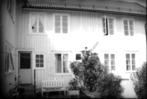 (0702-301-003) Tregården fra 1877 ligger i Bilet i Søndre