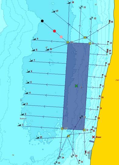 Rigg Figur: Prinsippskisse av rigg for strømmåling på lokaliteten ved 50 og 80 m dyp (t.v.), og kart med inntegnet anlegg og strømrigg forankret på overflaten i rød bøye (t.