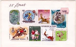 Hvordan skaffer du deg frimerker? Allerede den første klubbkvelden kan du få tak i flere frimerker.