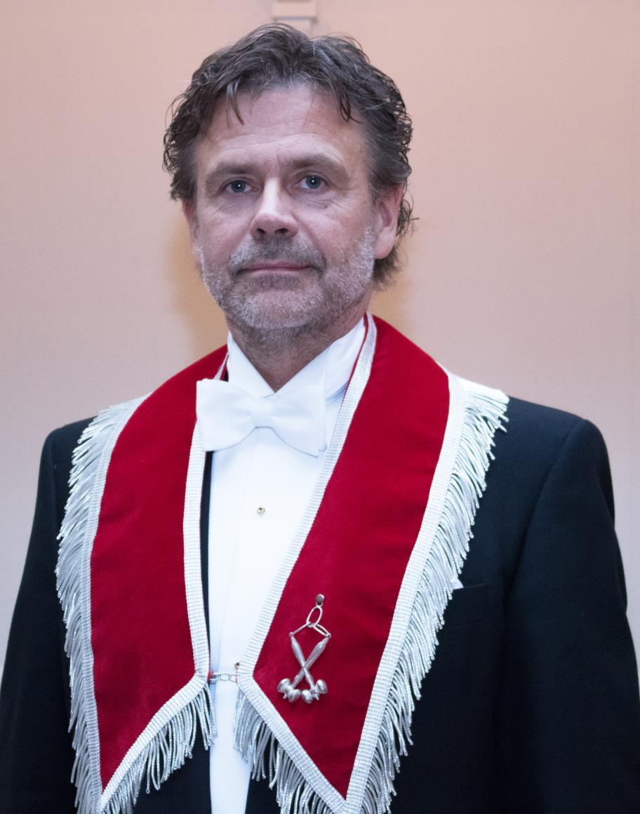 NY OVERMESTER FOR PERIODEN 2015 2017 Ole-Geir Olsen (53) er valgt til ny Overmester i Loge 117 Oseberg. Han ble tatt opp som medlem den 18.11.1999 og har i de siste 4 år vært Sekretær og Undermester.