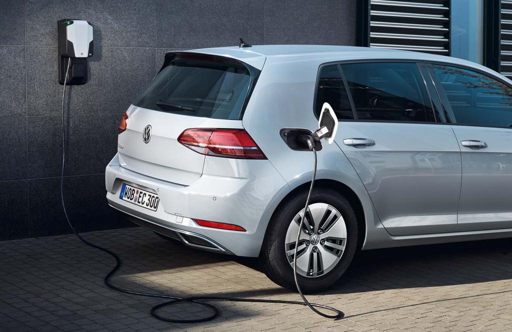 Fleksibelt energipåfyll Du velger selv hvor og hvordan du vil fylle ny energi på din nye Volkswagen e-golf. Du kan lade med vanlig stikkontakt, vegglader og på offentlig ladestasjon.
