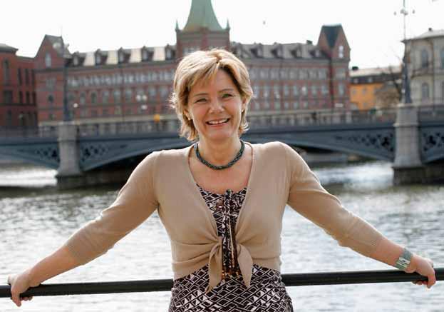 Maria Larsson är nöjd med det nordiska samarbetet kring stöd för personer med dövblindhet. tolk på olika områden.