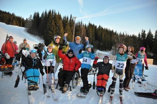 Sunnaas sykehus Side 3 En glad gjeng på Hafjell For funksjonshemmede kan vinteren oppleves som en vanskelig tid, med begrensede aktivitetsmuligheter.