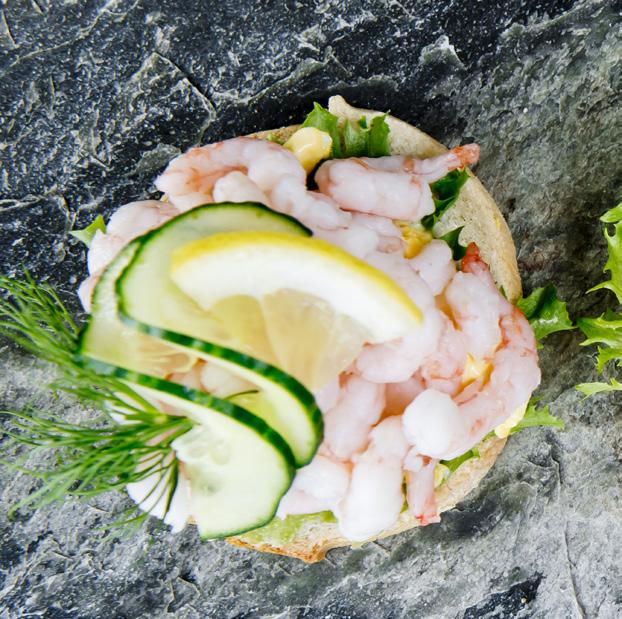 GRYTERETTAR Biff strogonoff med fløytegratinerte poteter og rosenkål 1,7 Fiskegryte med torsk, laks, blåskjel og båtpoteter 2,4,7,9 Lapskaus med salt lammebog.