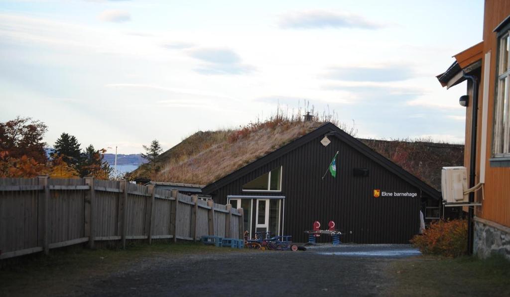 Levanger kommune Driftskomiteen 16.11.16 - Protokoll Tiltak: Det stemmer at det ble fjernet ei lekestue på barnehagen sin lekeplass (avbildet helt til venstre i bildet).