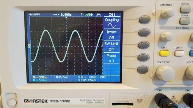frekvens 20 Hz 50 Hz 100 Hz 200 Hz 500 Hz 1 khz 2 khz 5 khz 10 khz 20 khz u/div innamplitude utamplitude u/div forsinkelse t/div fase (beregnes) Måling av tidsdifferanse: Du skal måle å lese av