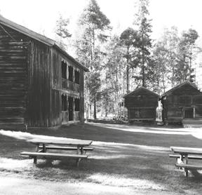 1 km fra Gruehallen. Følg riksvei 201 mot Svullrya, skilt til venstre.