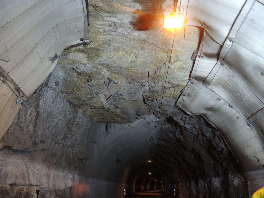 Foto 8[PN_0986]: Tatt 80 m inn i Kannflågtunnelen, rett sør for ~pel 24040 i planlagt tunnel.