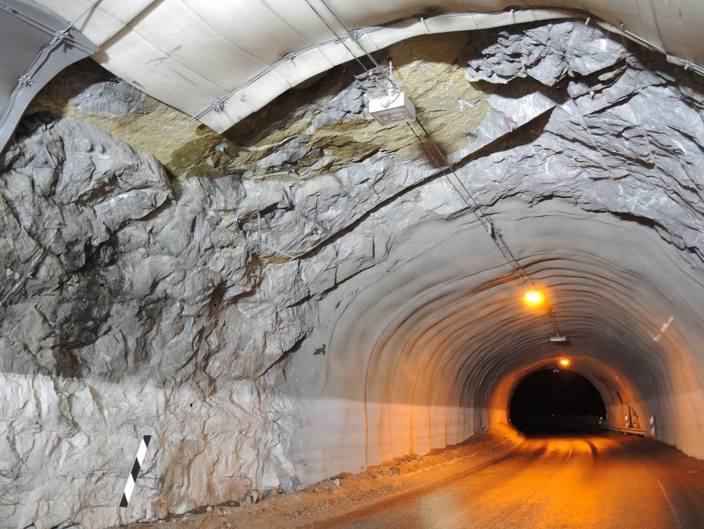 Foto 15[PN_0996]: Tatt ved pel 700 i eksisterende Kannflågtunnelen, rett sør for ~pel 24660 i planlagt tunnel.