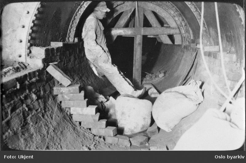 Historikk Overgang fra brønner til ledningsnett på VA skjedde fra 1850 og utover På begynnelsen av 1900-tallet innførte byene vannklosetter og da oppstod også behovet for å rense avløpet De første