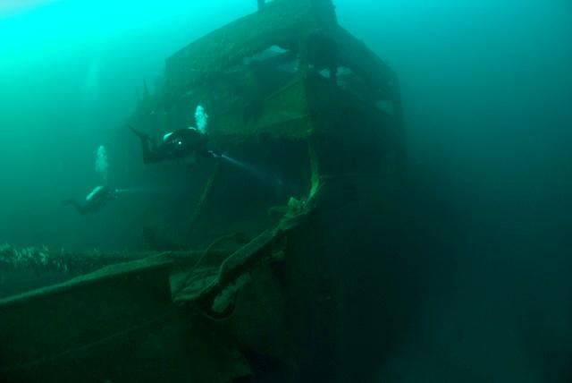 Grunnet den milde dybden så har vi planlagt 30 minutt bunntid. 4 grader vann gjør at vi også må holde oss litt edru med tanke på dekompresjon.