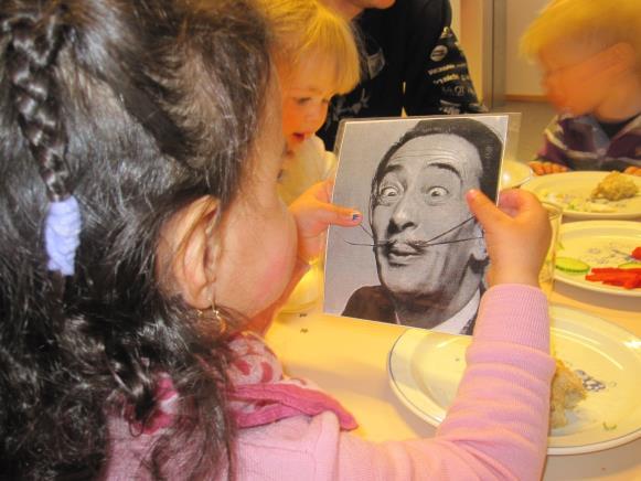 I denne perioden hadde også barnehagen et kunstprosjekt sammen med HC Gilje der han jobbet med de minste i barnehagen