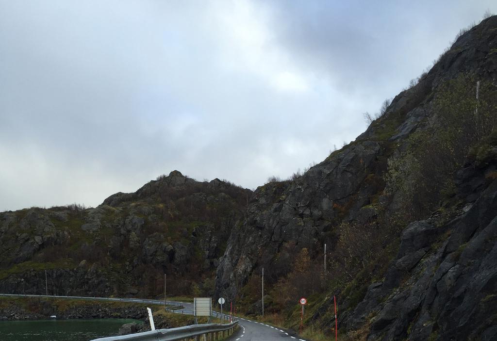 Region nord Vegavdeling Troms Plan og forvaltning - Troms 03.10.