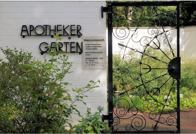 1) Urtehage med inspirasjon fra Apotheker garten i Hamburg Hagen henter inspirasjon fra urter
