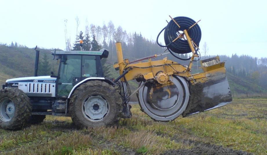 Eldre forsøk viser 25-30 kg/daa ved halvering av grøfteavstand (32 16 8 4 meter) Spørreundersøkelse blant bønder: 90 kg fra dårlig til svært godt drenert