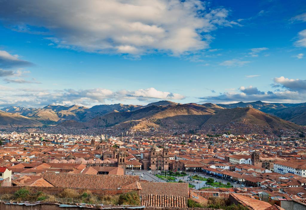 Puno til Cusco I dag reiser vi fra Puno til Cusco, som er inkarikets gamle hovedstad. Cusco er i dag en vakker og pulserende multikulturell by.