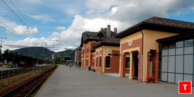Lillehammer stasjon Bystasjoner på Intercity-strekninger Pendlingsområdet rundt de større byene er relativt stort og mange av togkundene pendler daglig over 10 mil.