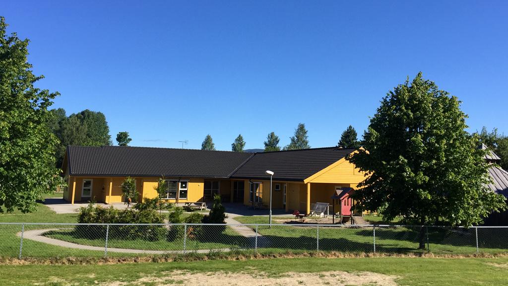 Barnehagen ligger ved siden av Eidsvoll Verk skole og ble bygget i 2005 og har siden vært i kontinuerlig drift. Barnehagen har fire avdelinger og har i dag 59 barn i alderen 0-6 år.