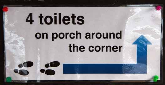 Toaletter Det finnes i dag ikke offentlig tilgjengelige toaletter langs kyststien. Det foreslås å etablere tre toaletter.